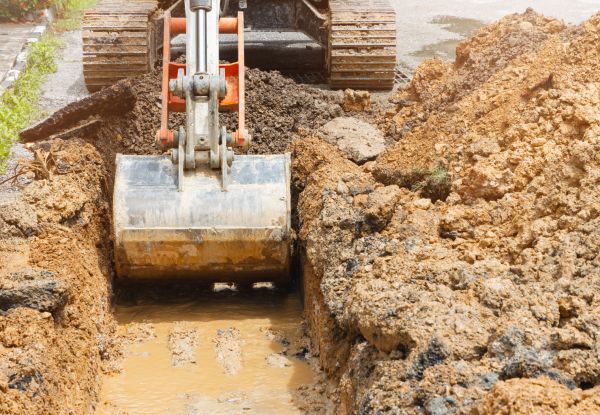 Water Line Digging in Ooltewah